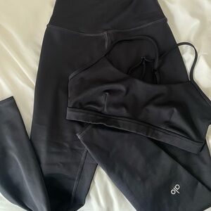 Alo Yoga Airlift Set